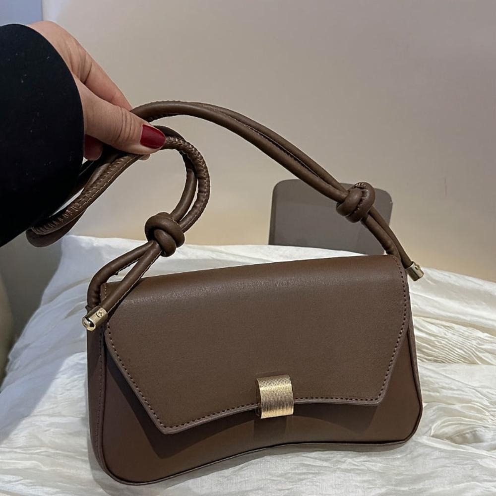 DAPHNE | RETRO CROSSBODY - VESKE MED KLAFF – fra Nordic Boutique & Co. | Nordic Boutique & Co.