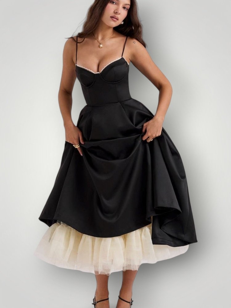 JULIA | STILFULL KJOLE – fra Nordic Boutique & Co. | Nordic Boutique & Co.