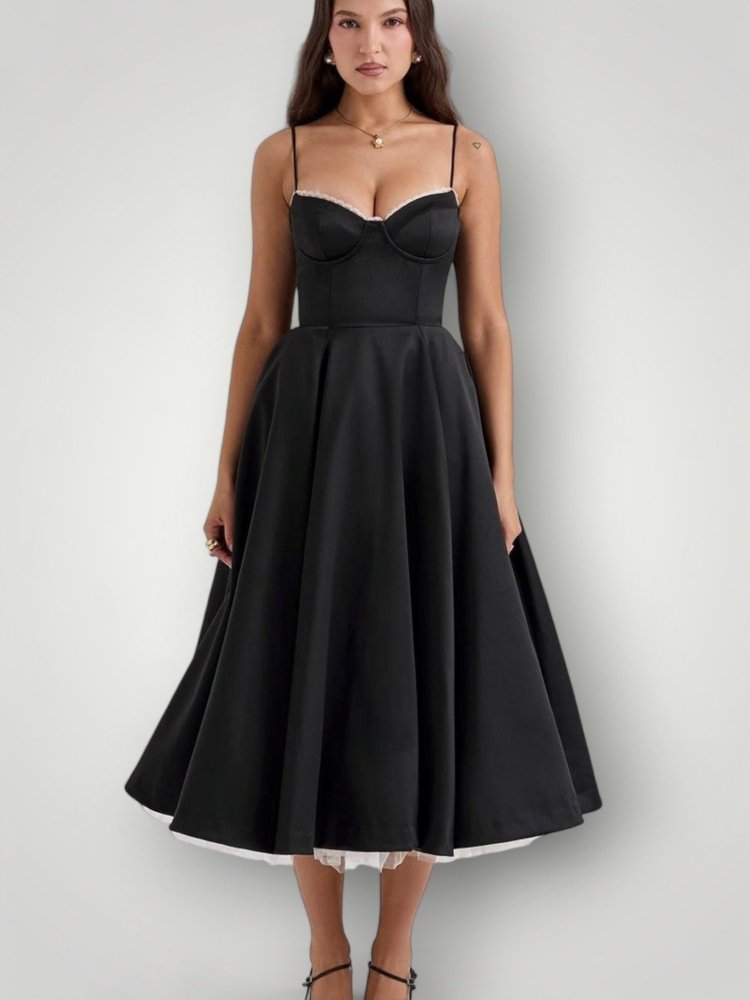 JULIA | STILFULL KJOLE – fra Nordic Boutique & Co. | Nordic Boutique & Co.