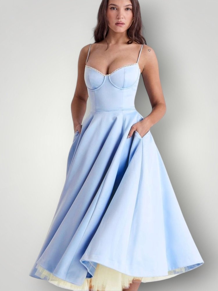 JULIA | STILFULL KJOLE – fra Nordic Boutique & Co. | Nordic Boutique & Co.