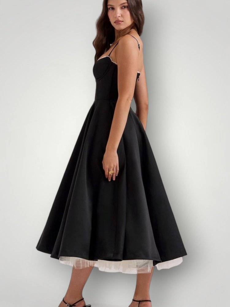 JULIA | STILFULL KJOLE – fra Nordic Boutique & Co. | Nordic Boutique & Co.