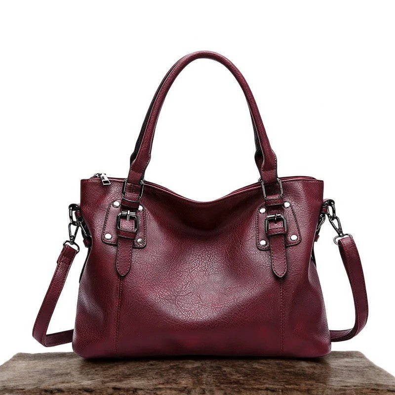 SIENNA’S GRASIØSE TILTREKNING | ELEGANT SKULDERVESKE – fra Nordic Boutique &amp; Co. | Nordic Boutique &amp; Co.