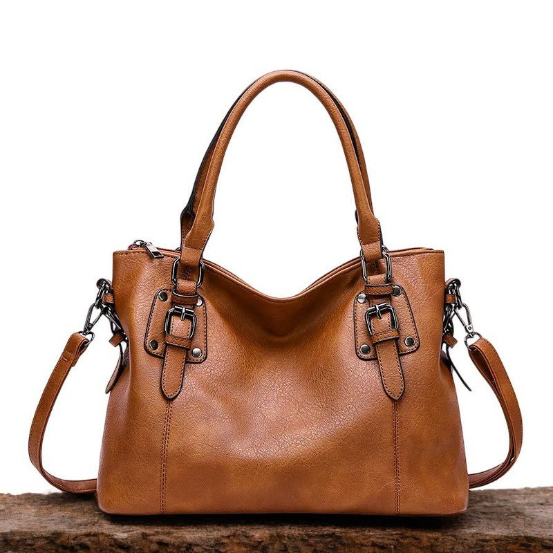 SIENNA’S GRASIØSE TILTREKNING | ELEGANT SKULDERVESKE – fra Nordic Boutique & Co. | Nordic Boutique & Co.